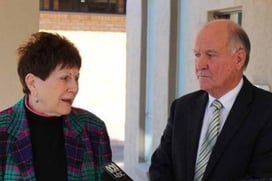 Photo: Pamela Rutledge from Richmond PRA and Independent New England MP, Tony Windsor, at the first meeting of the Partners In Recovery program in Tamworth (Photo: ABC Intern, Gavin Coote.) 